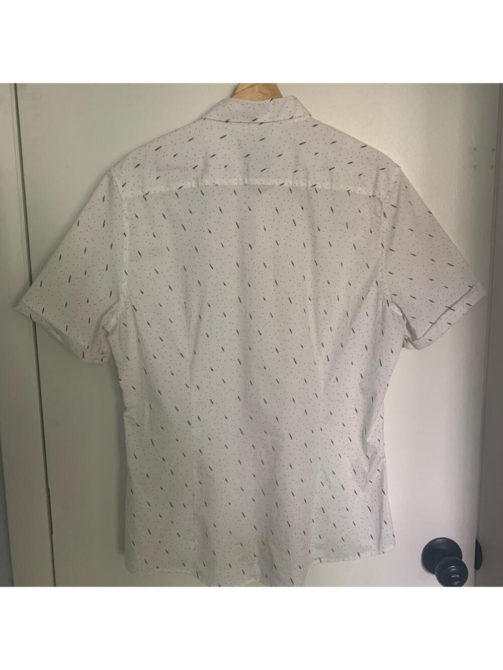 NWOT -White Dress Shirt With Modern Print - Picture 2 of 2